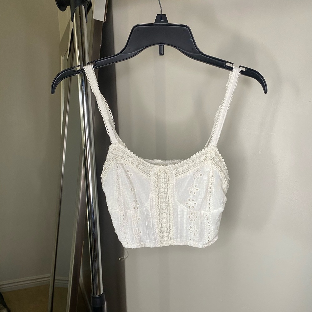 WHITE DETAILED TANK